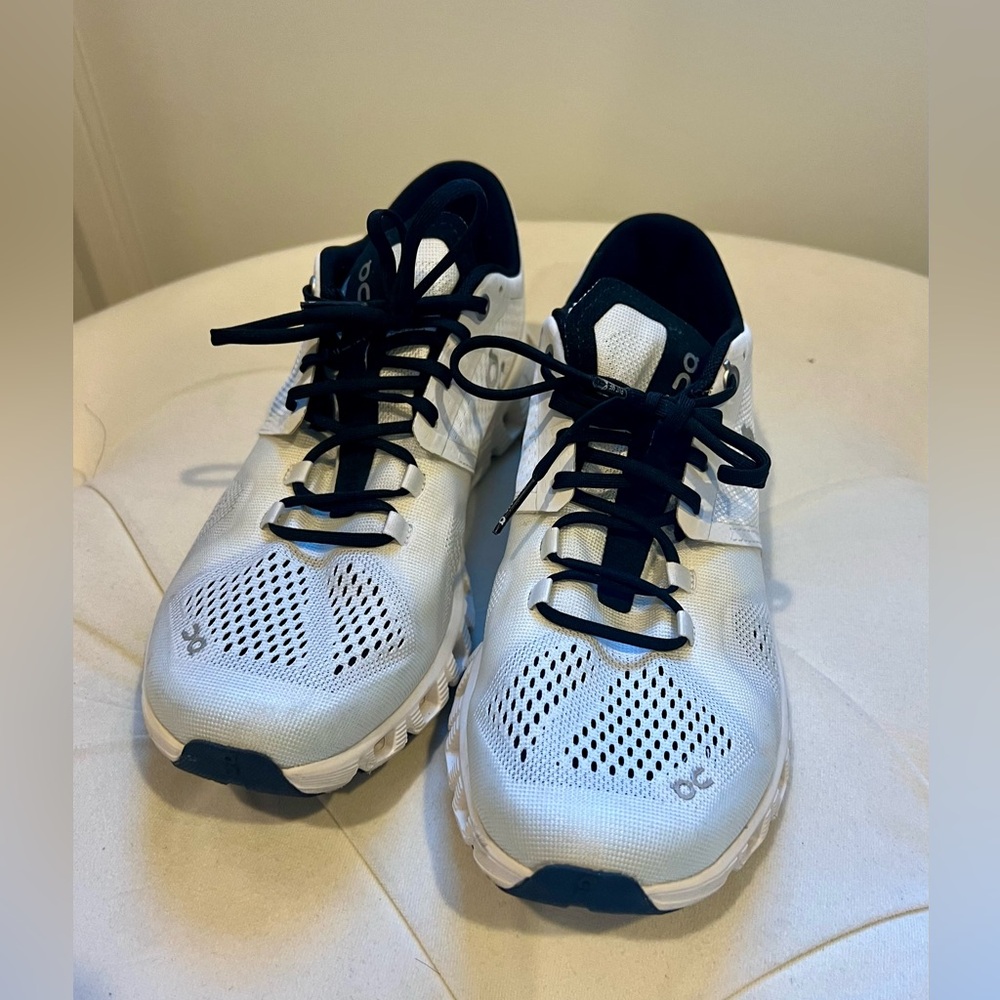 ON Cloud X Athletic Shoes White and Black Sneakers Size 8 Women